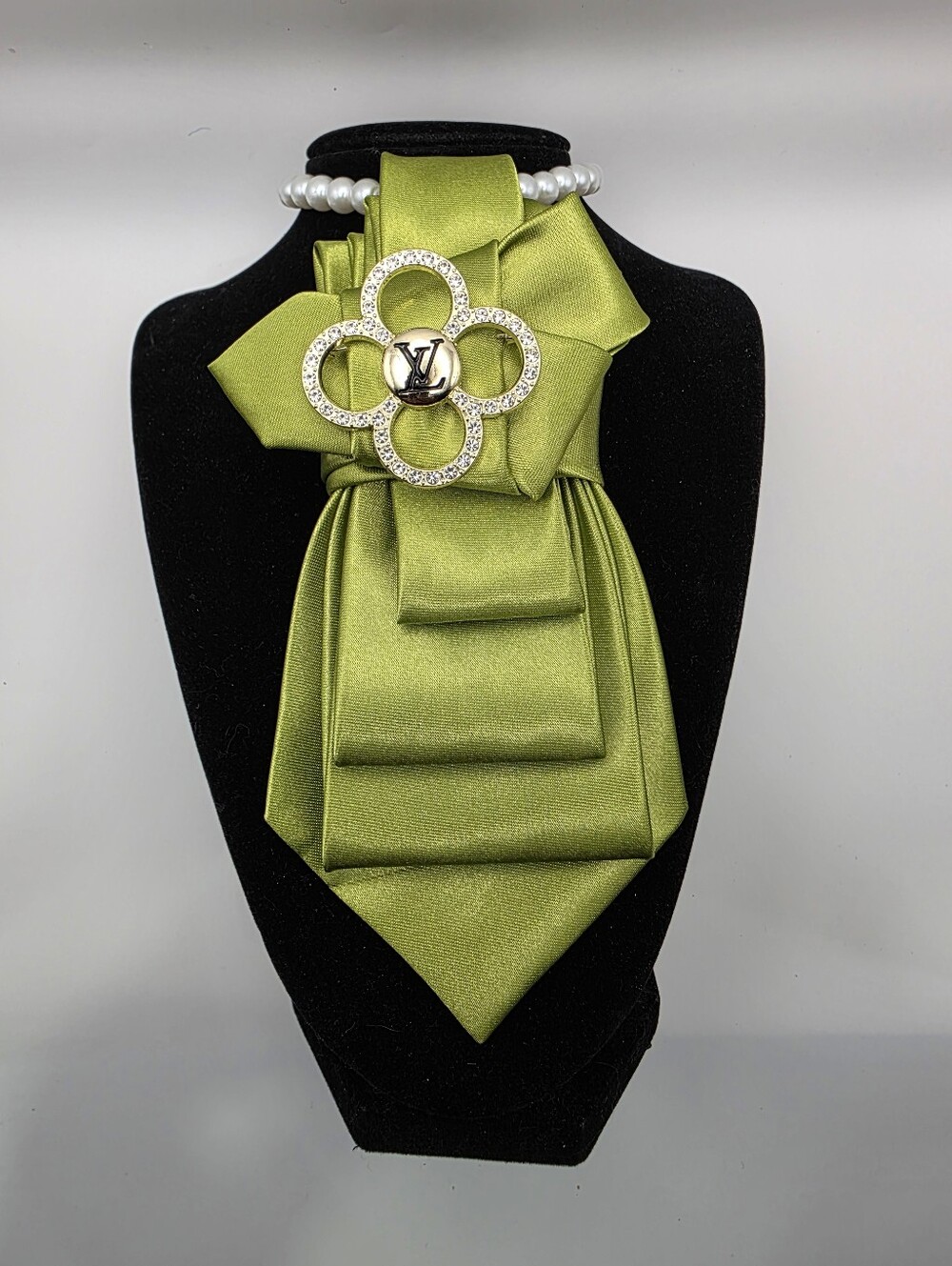 Tie Necklace | Green Satin